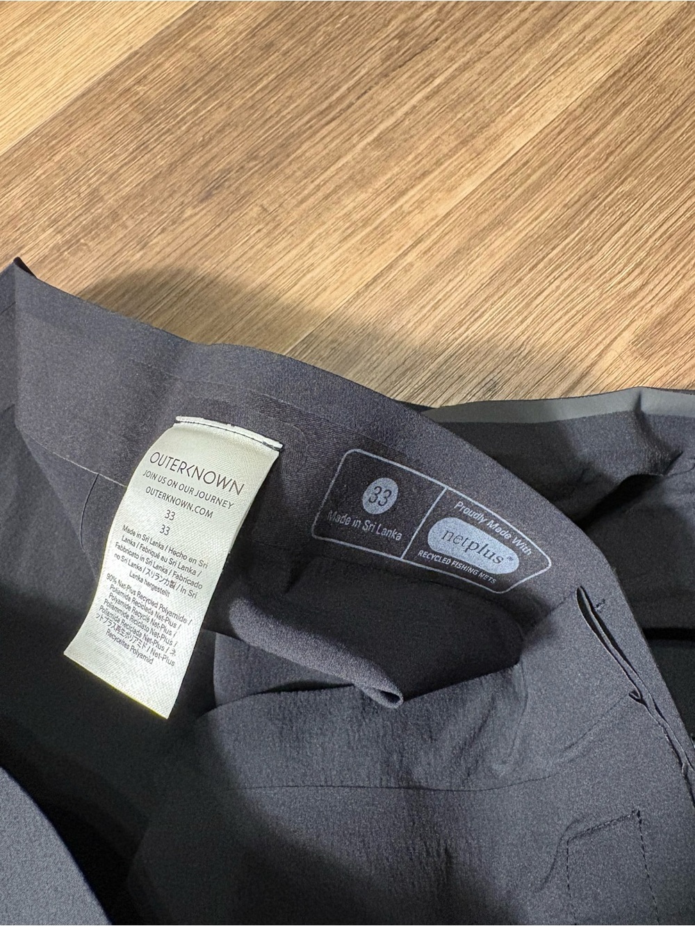 Men’s Outerknown Apex Evolution Trunks Size 33 - Picture 3 of 4